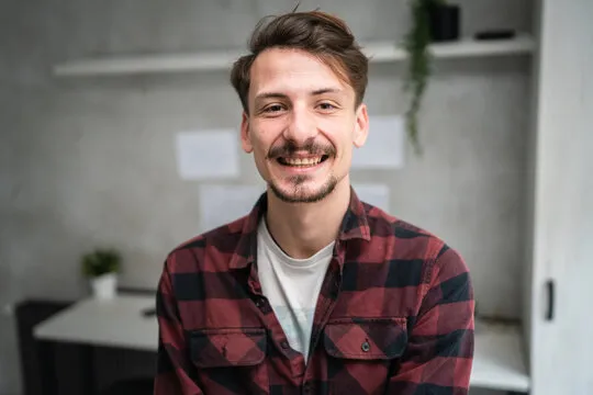 分析师头像占位图